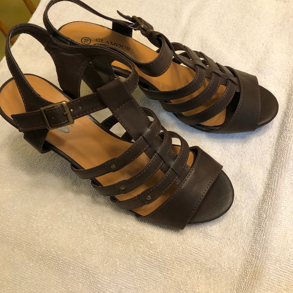 Glamour Size 10 Woman’s Sandals